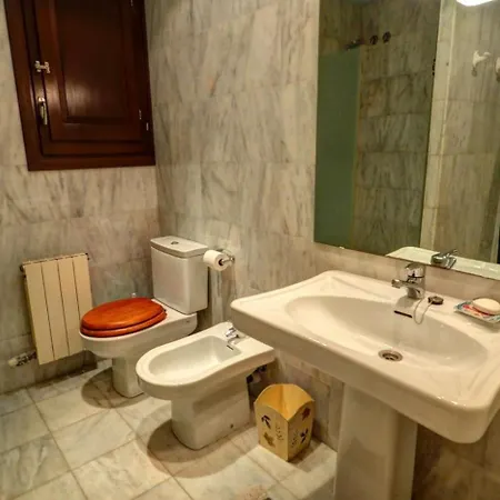 Charming House By Hello Homes *