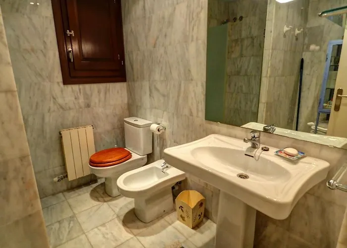 Charming House By Hello Homes *